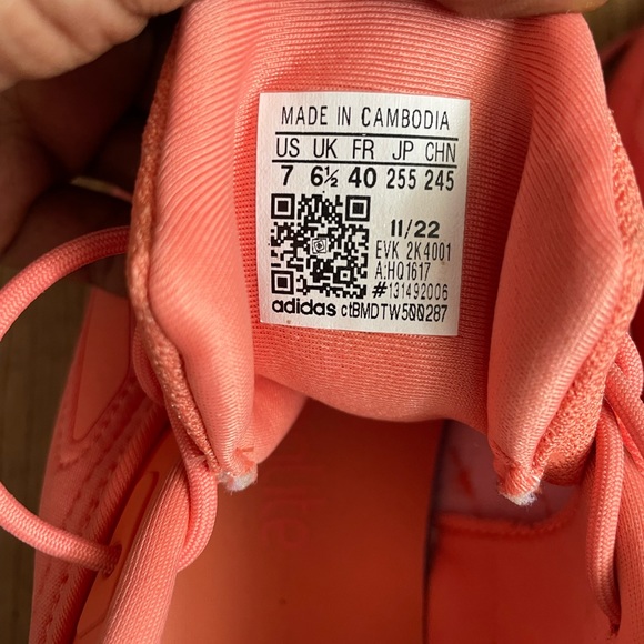 Women’s Adidas - Picture 7 of 8